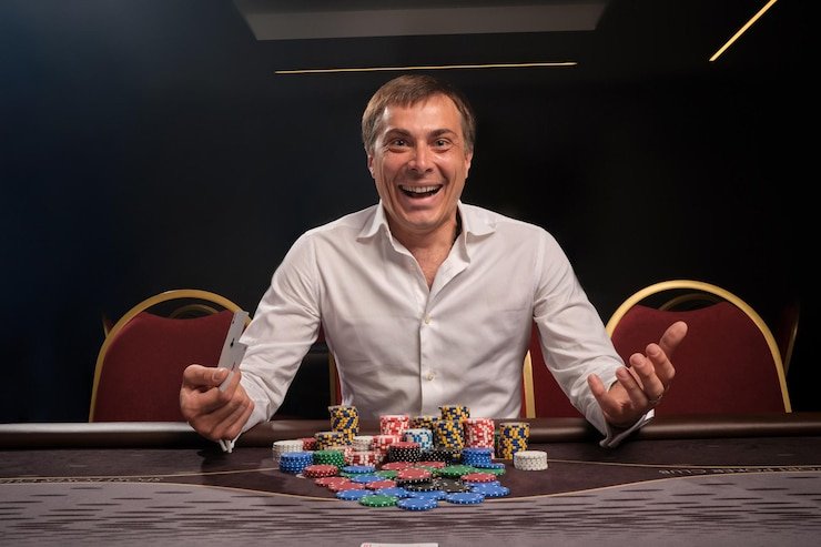 Studio live casino Evolution Gaming dengan dealer profesional dan kamera multi-sudut